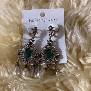 Elegant Green and Red Fashion Jewelry Earrings